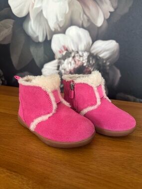 UGG Kids Pink Suede Fleece-Lined Ankle Boots